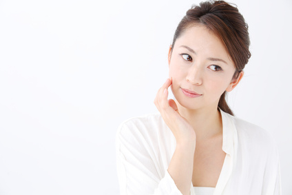 悩んでいる女性