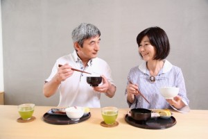 長期間入れ歯安定剤を使用している